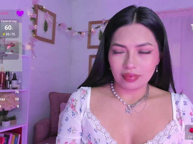 Rosielee live webcam show