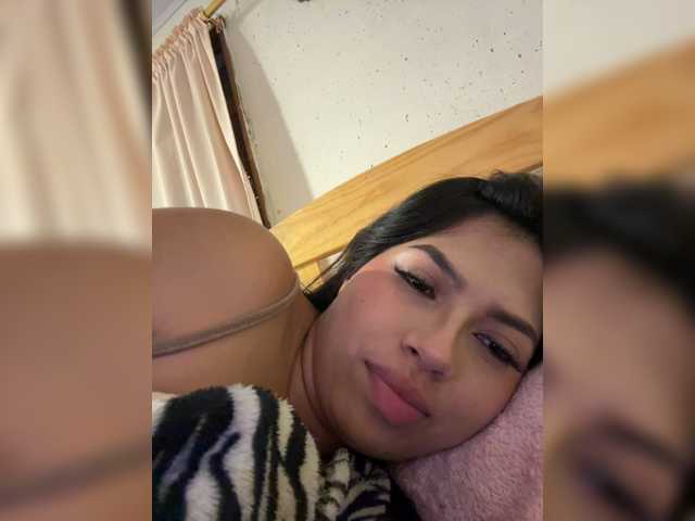 Rosielee live cam on BongaCams