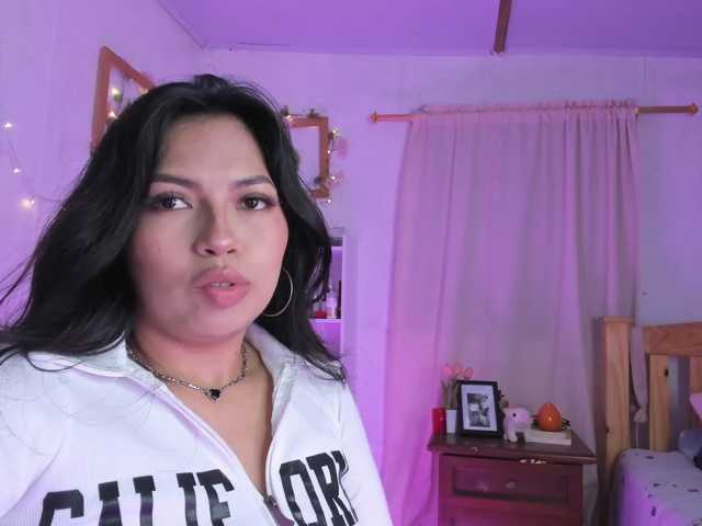 Rosielee live cam on BongaCams