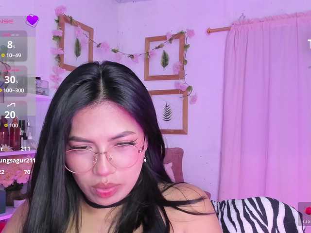 Rosielee live webcam show