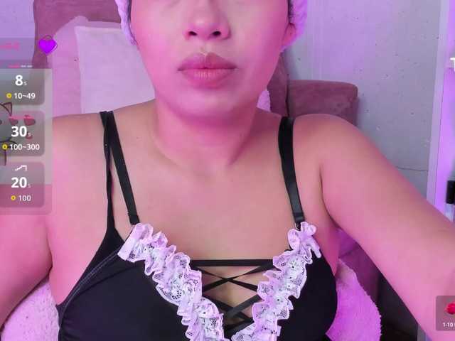 Rosielee live cam on BongaCams