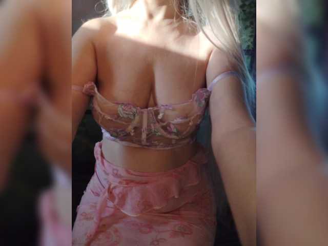 Kuca live cam on BongaCams