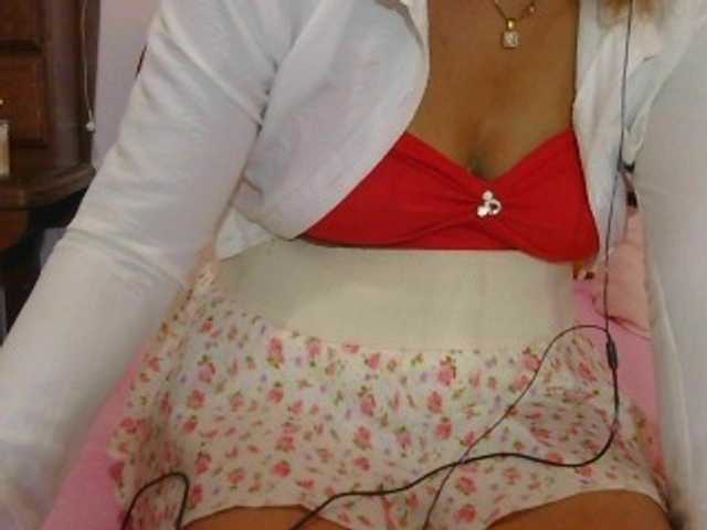 Mielly live cam on BongaCams