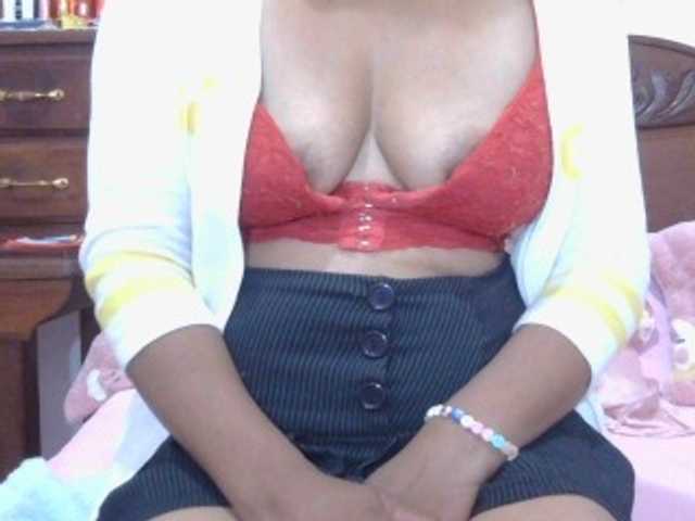 le modèle Mielly est en webcam porno dans un show sur le site bongacams, il possède les tags suivants: Ebony,Redhead,Shaved