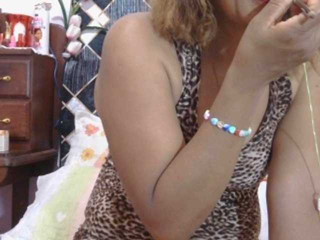 Mielly live cam preview