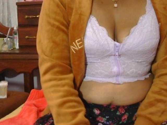 Mielly live cam on BongaCams