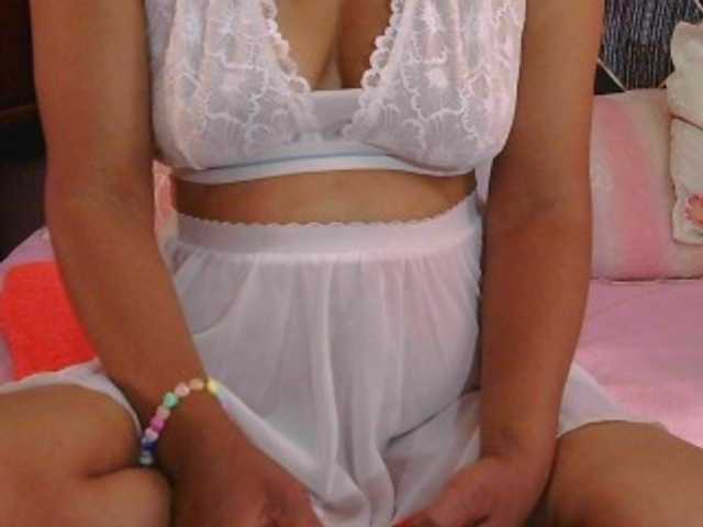 Mielly live cam on BongaCams