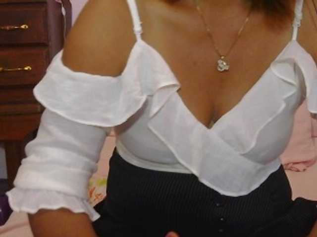 Mielly live webcam show