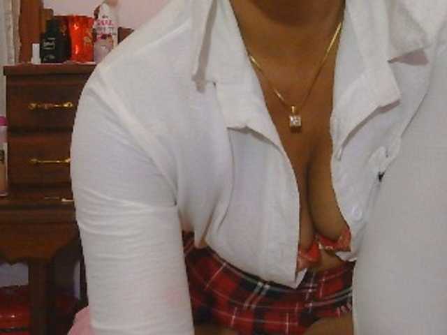 Mielly live cam on BongaCams
