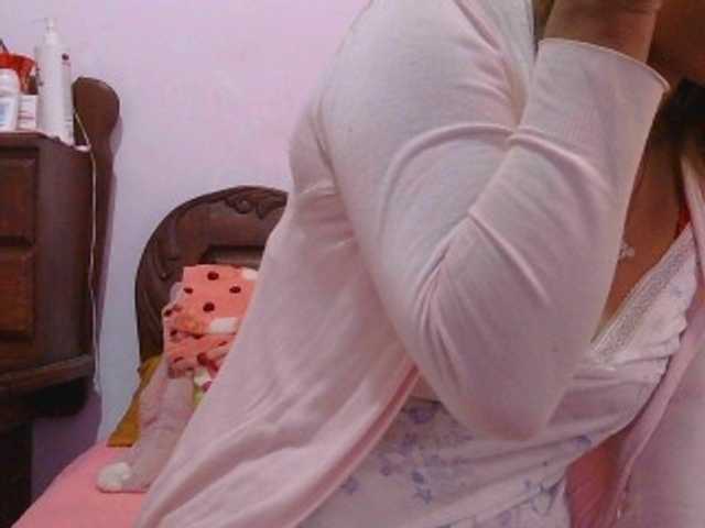 Mielly live cam on BongaCams
