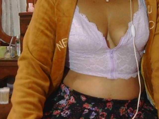 Mielly live cam on BongaCams