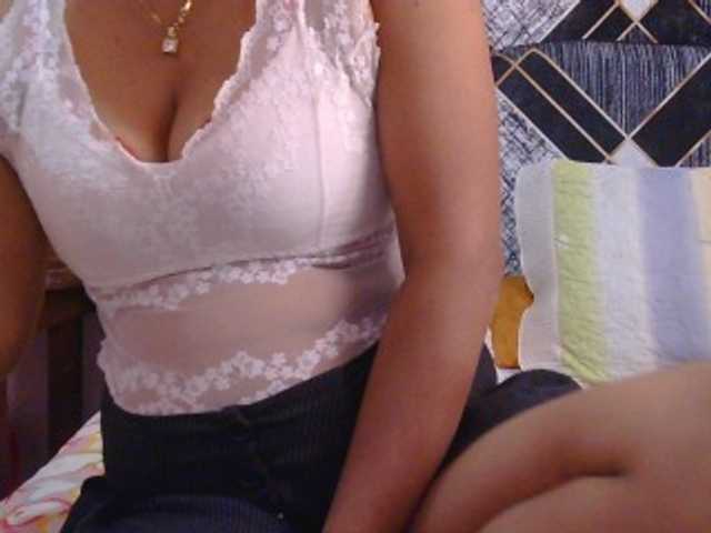 Mielly live cam preview