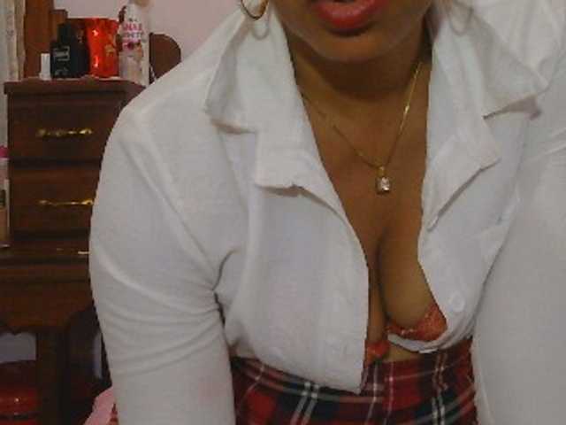 Mielly live cam on BongaCams