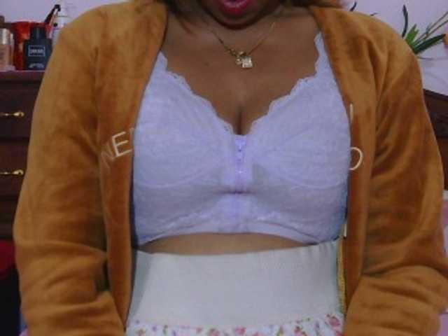 Mielly live cam on BongaCams