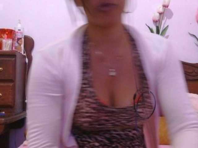 Mielly live cam on BongaCams