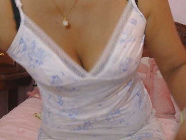 Mielly live cam on BongaCams