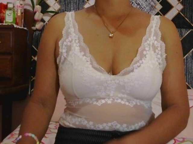 Mielly live cam on BongaCams