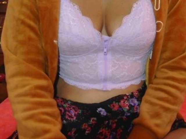 Mielly live cam on BongaCams