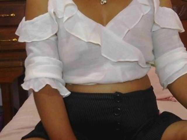 Mielly live webcam show