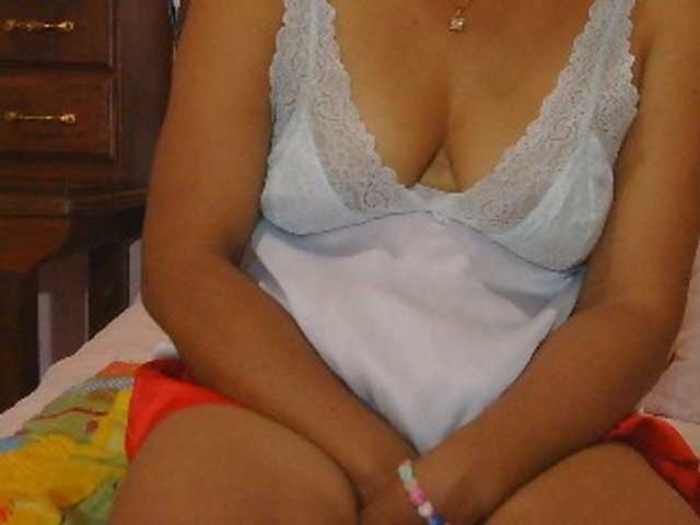 Mielly live cam on BongaCams