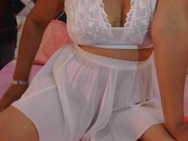 Mielly live cam on BongaCams