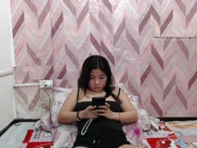Kira-Rosse201 live cam on BongaCams