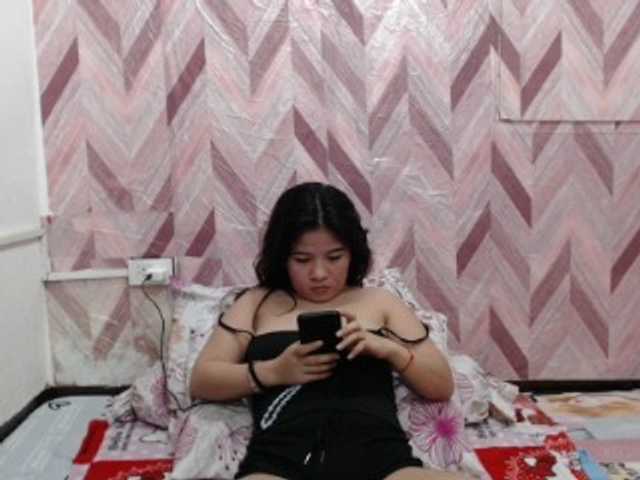 Kira-Rosse201 live cam on BongaCams