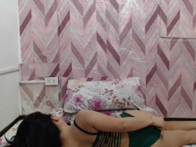 Kira-Rosse201 live cam on BongaCams