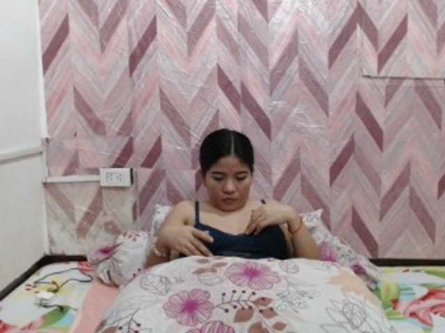 Kira-Rosse201 live cam on BongaCams