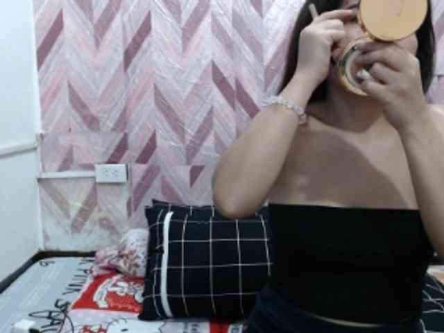 Kira-Rosse201 webcam