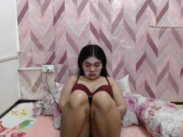 Kira-Rosse201 webcam