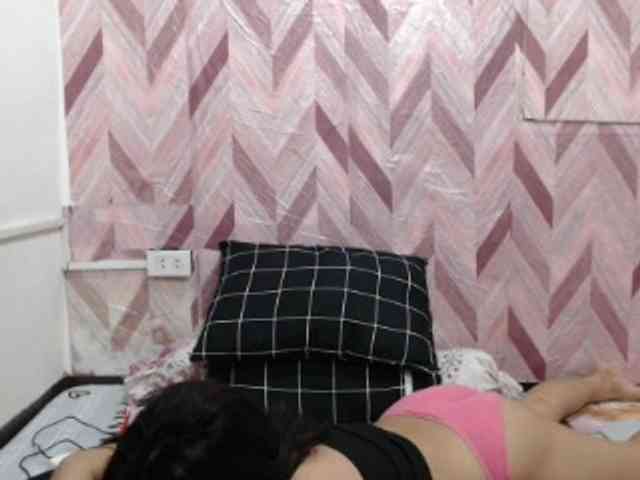 Kira-Rosse201 webcam