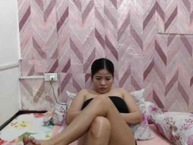 Kira-Rosse201 webcam