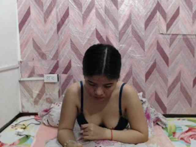 Kira-Rosse201 webcam