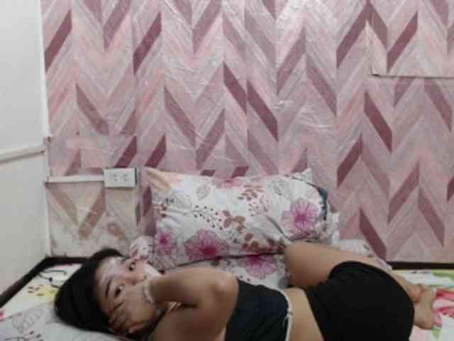Kira-Rosse201 webcam