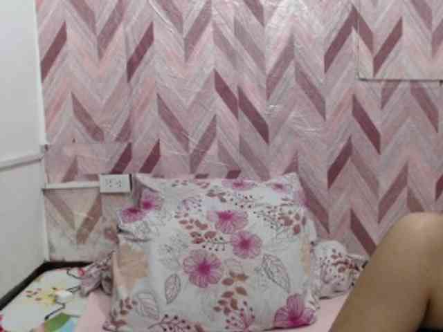 Kira-Rosse201 webcam