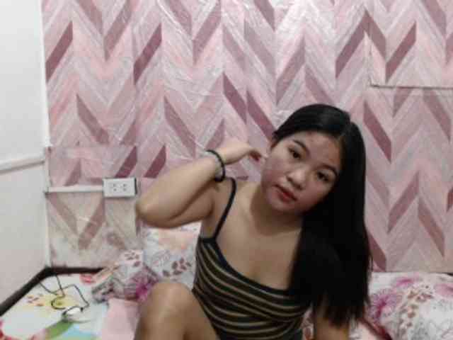 Kira-Rosse201 webcam