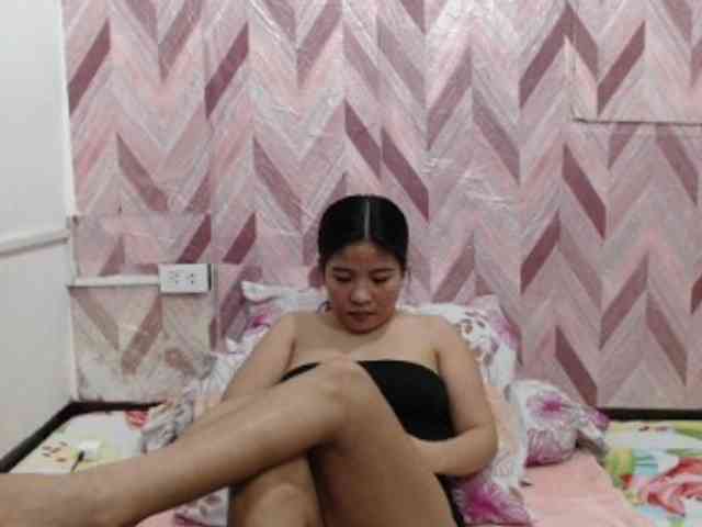Kira-Rosse201 webcam