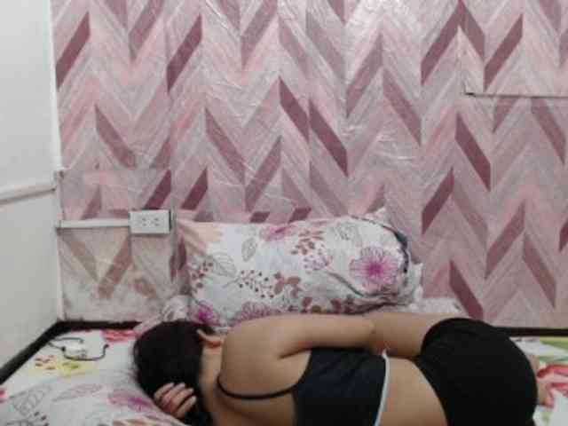 Kira-Rosse201 webcam