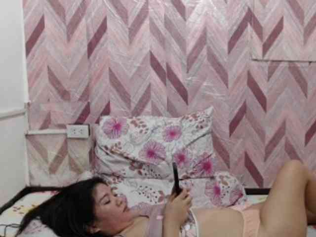 Kira-Rosse201 webcam