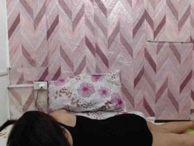 Kira-Rosse201 webcam