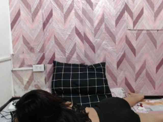 Kira-Rosse201 webcam