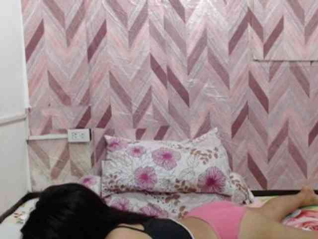 Kira-Rosse201 Live Webcam on BongaCams