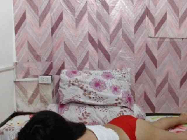 Kira-Rosse201 webcam