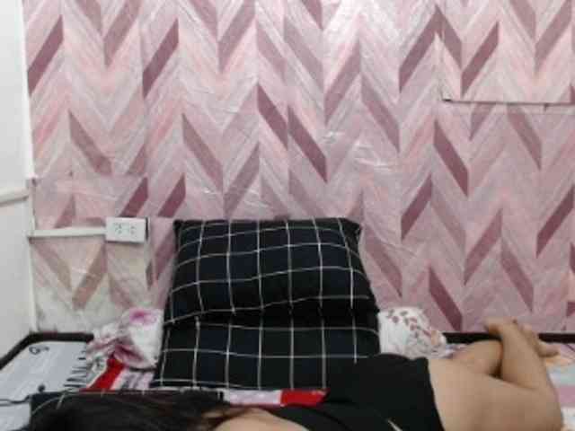 Kira-Rosse201 webcam