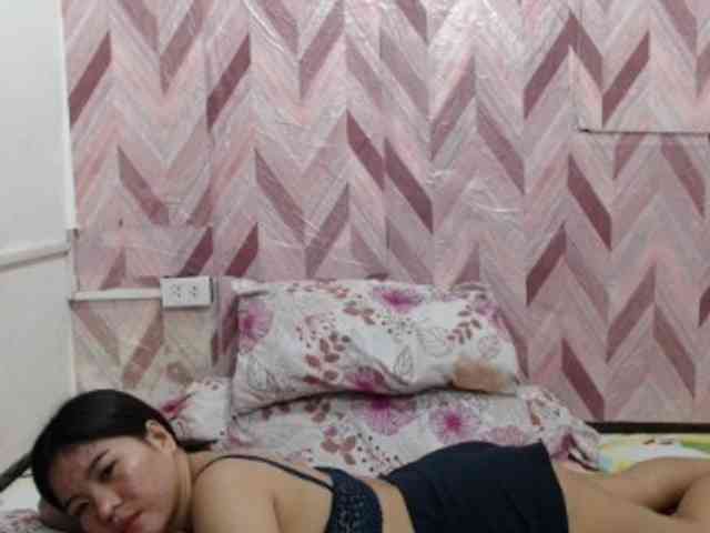 Kira-Rosse201 webcam