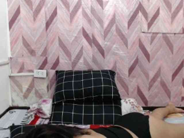 Kira-Rosse201 webcam