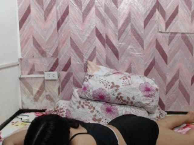 Kira-Rosse201 webcam