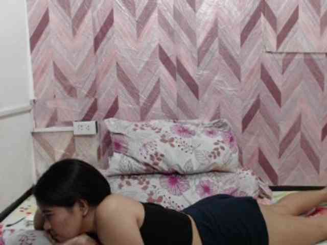 Kira-Rosse201 webcam