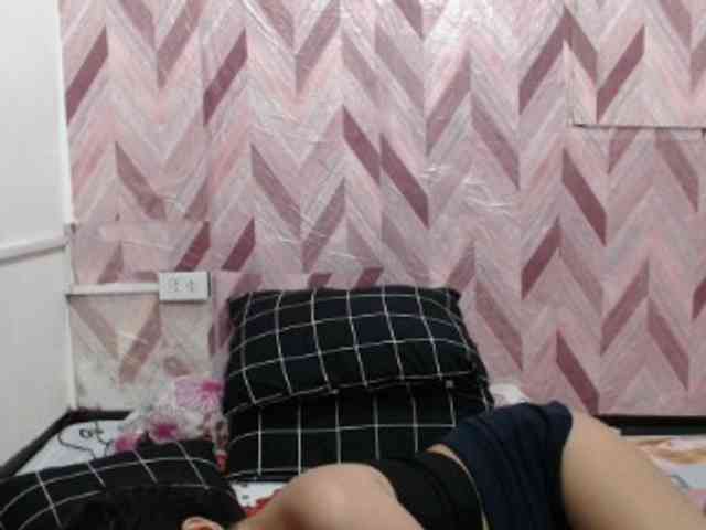 Kira-Rosse201 webcam